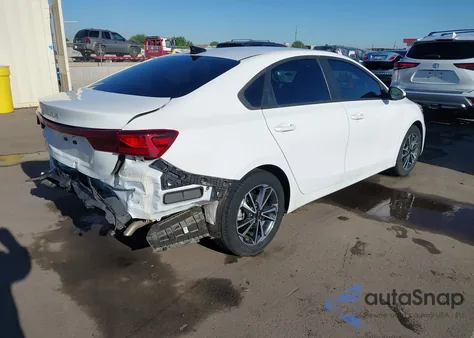 2022 Kia Forte Lxs z USA, uszkodzony, nr VIN 3KPF24AD0NE487356